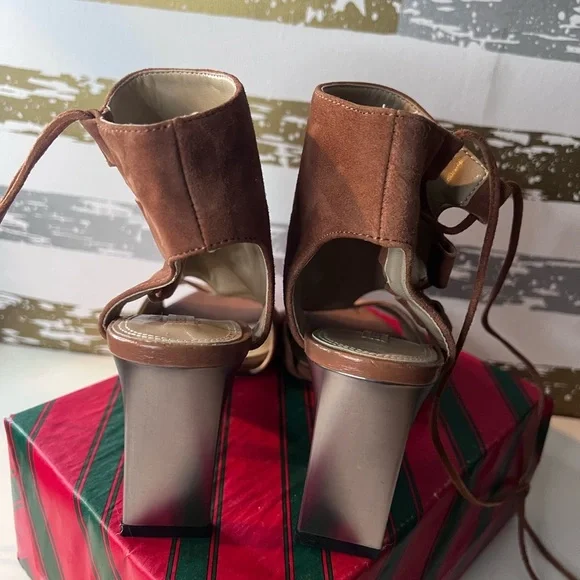 BCBGMAXAZRIA ankle wrap - Picture 5 of 9